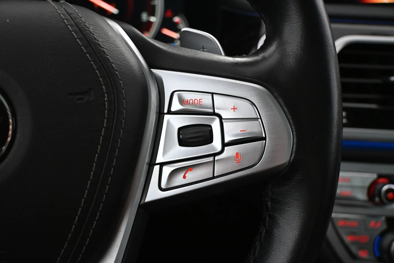 Car Image - 17zDJo2XWR9EPOyQoMeLqJ