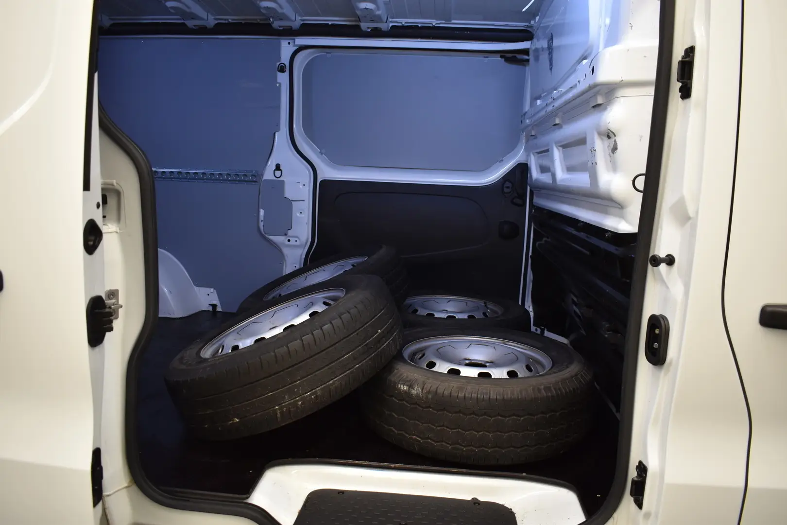 Car Image - 4N3gKASCTFfPAyjPelg7h