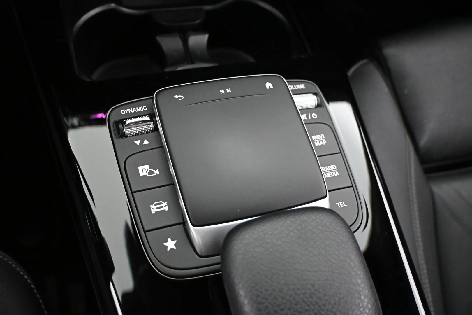 Car Image - 1chbYBBC1YN7jCrXDkYeTz