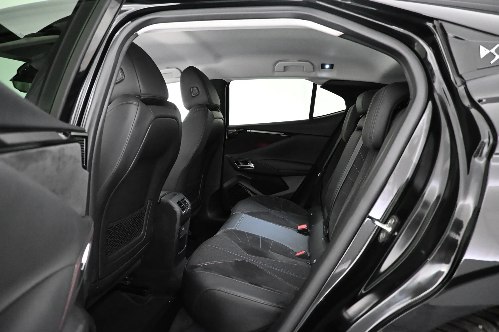 Car Image - 77ILVx5bSsKlPTXRhDlpoo