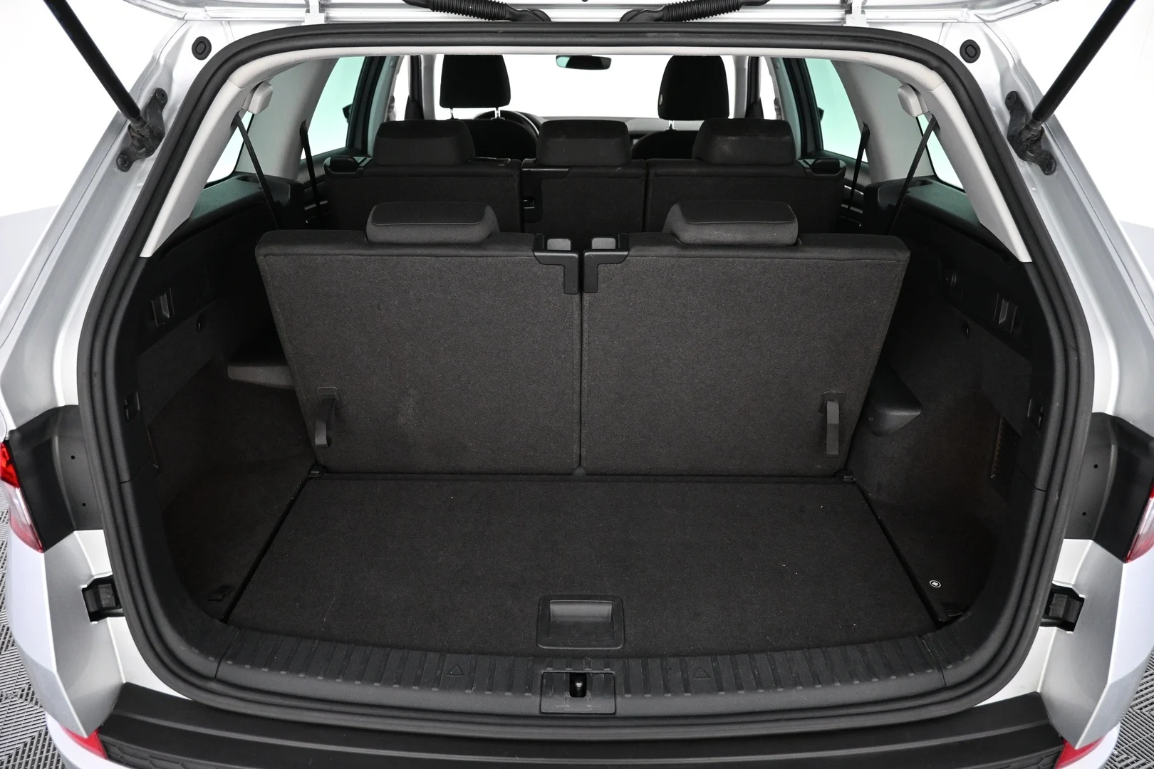 Car Image - 1mg2C8OqcVKdFbrKWEUbas