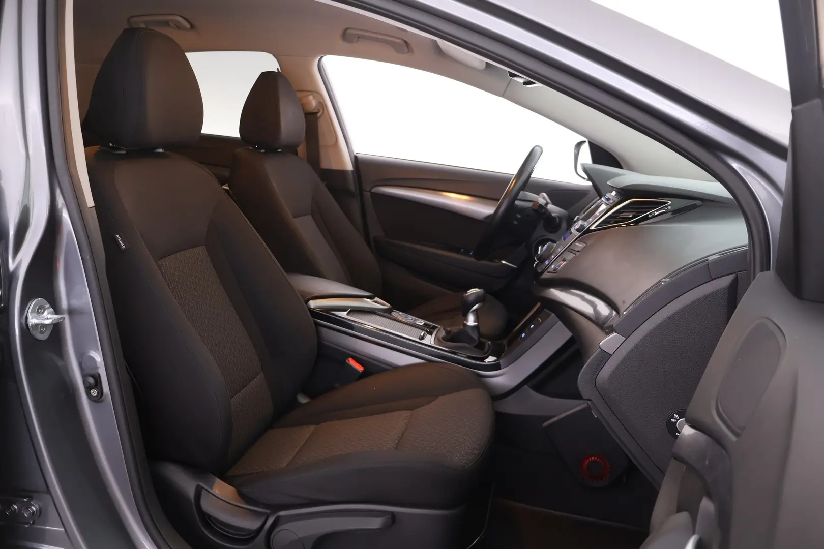 Car Image - 7dv3yMx4UUSjjtZIjoiZXR