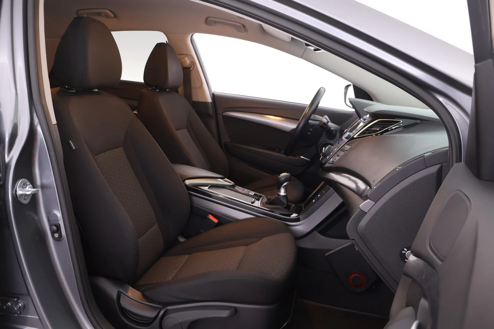 Car Image - 7dv3yMx4UUSjjtZIjoiZXR