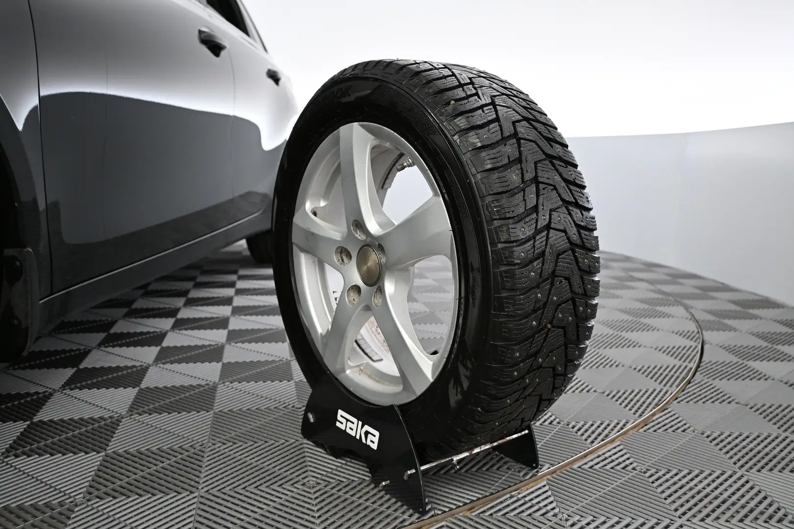Car Image - 3vIX7nadtls1eiMsJT4uR