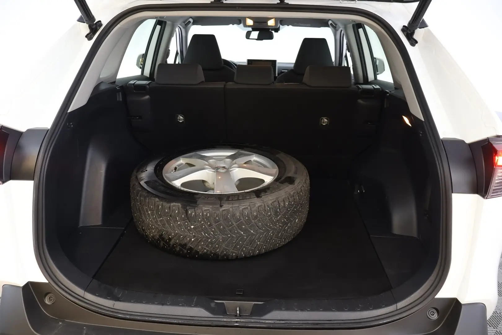 Car Image - 1yHpQxzFO3jfSiNSc350wj