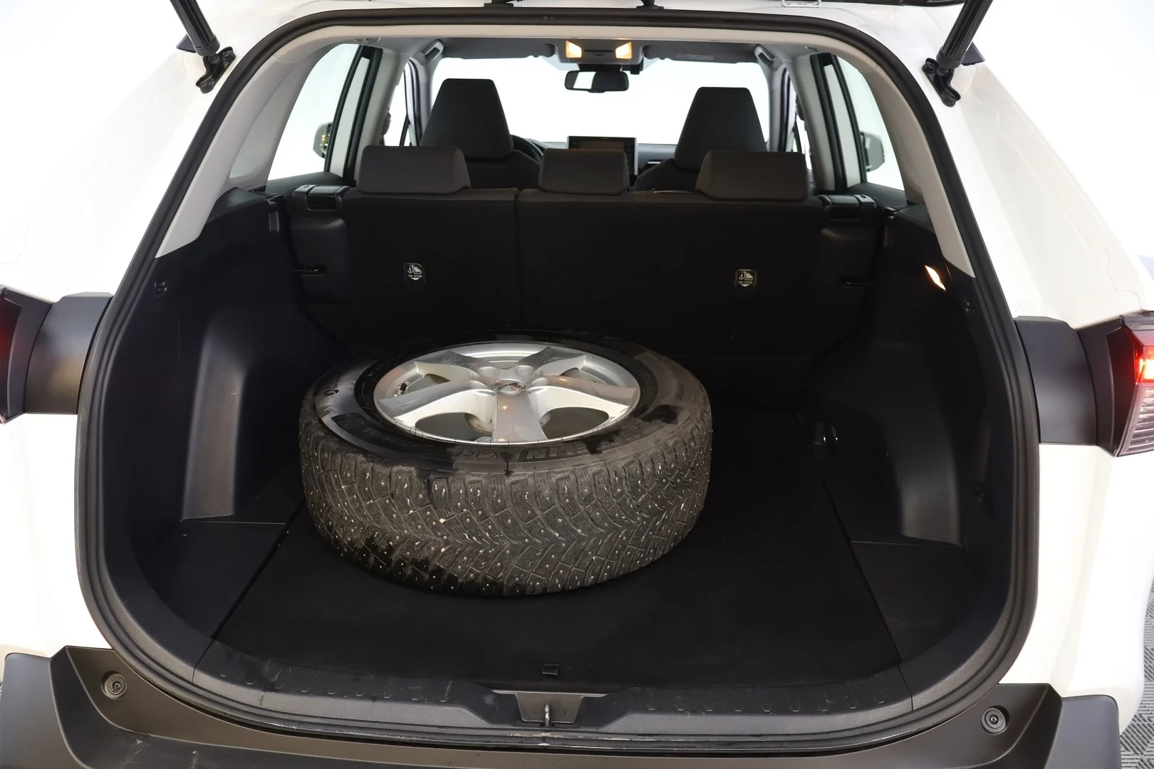 Car Image - 1yHpQxzFO3jfSiNSc350wj