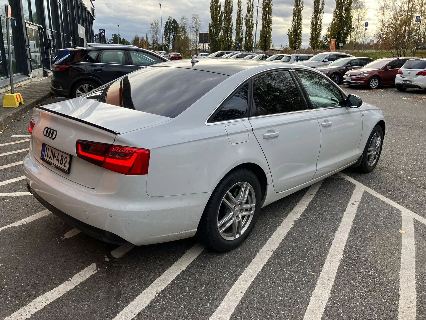 Car Image - UXkFBEGydLbAx5OBnvMMm
