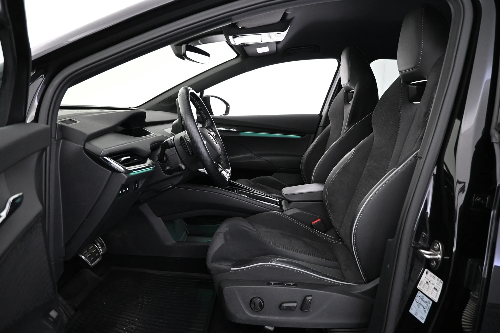 Car Image - 1c9IcmAHcKC5swZZienCns