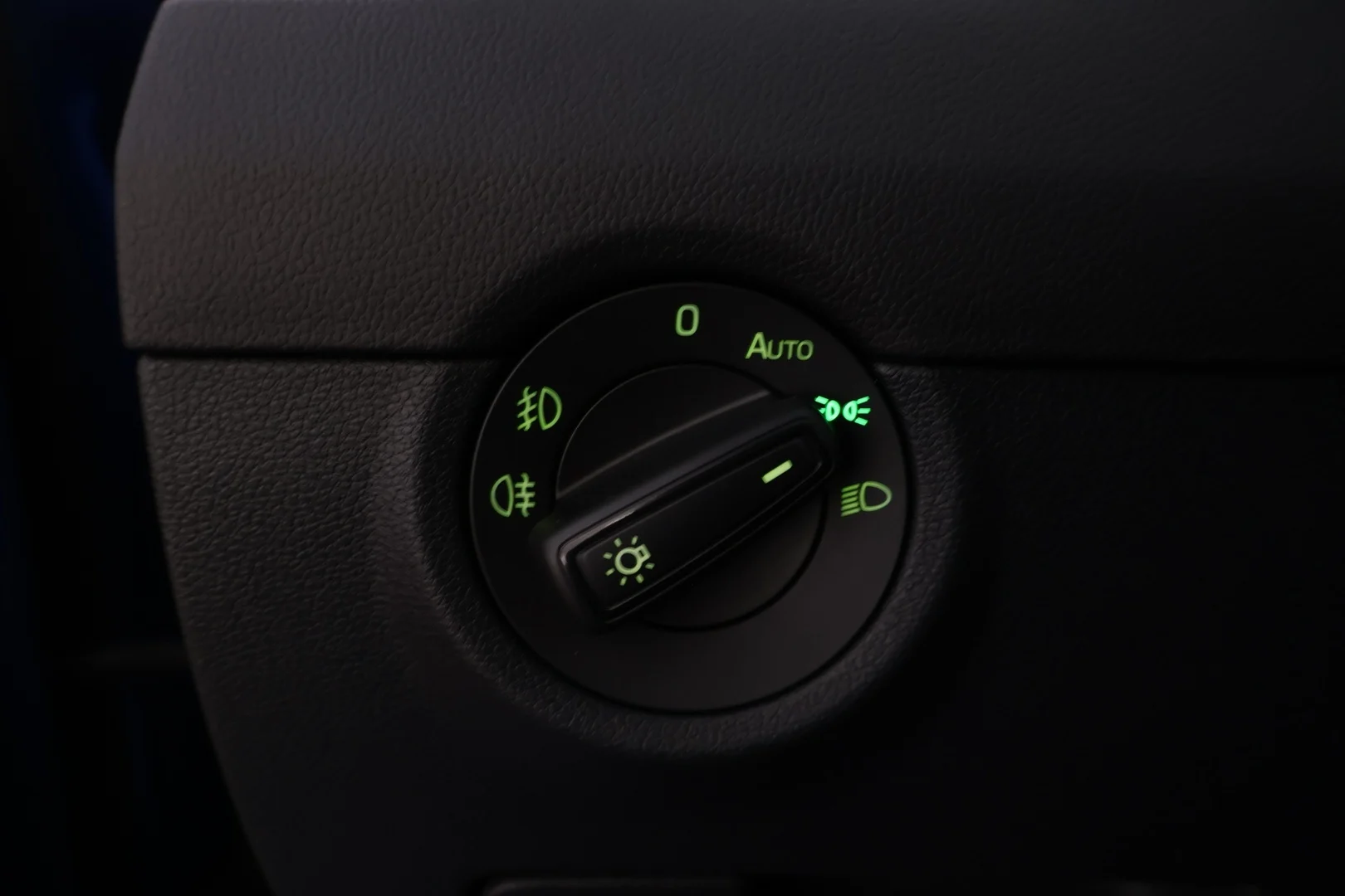 Car Image - 1KuFQjbEEaepXoIhdK35Oo