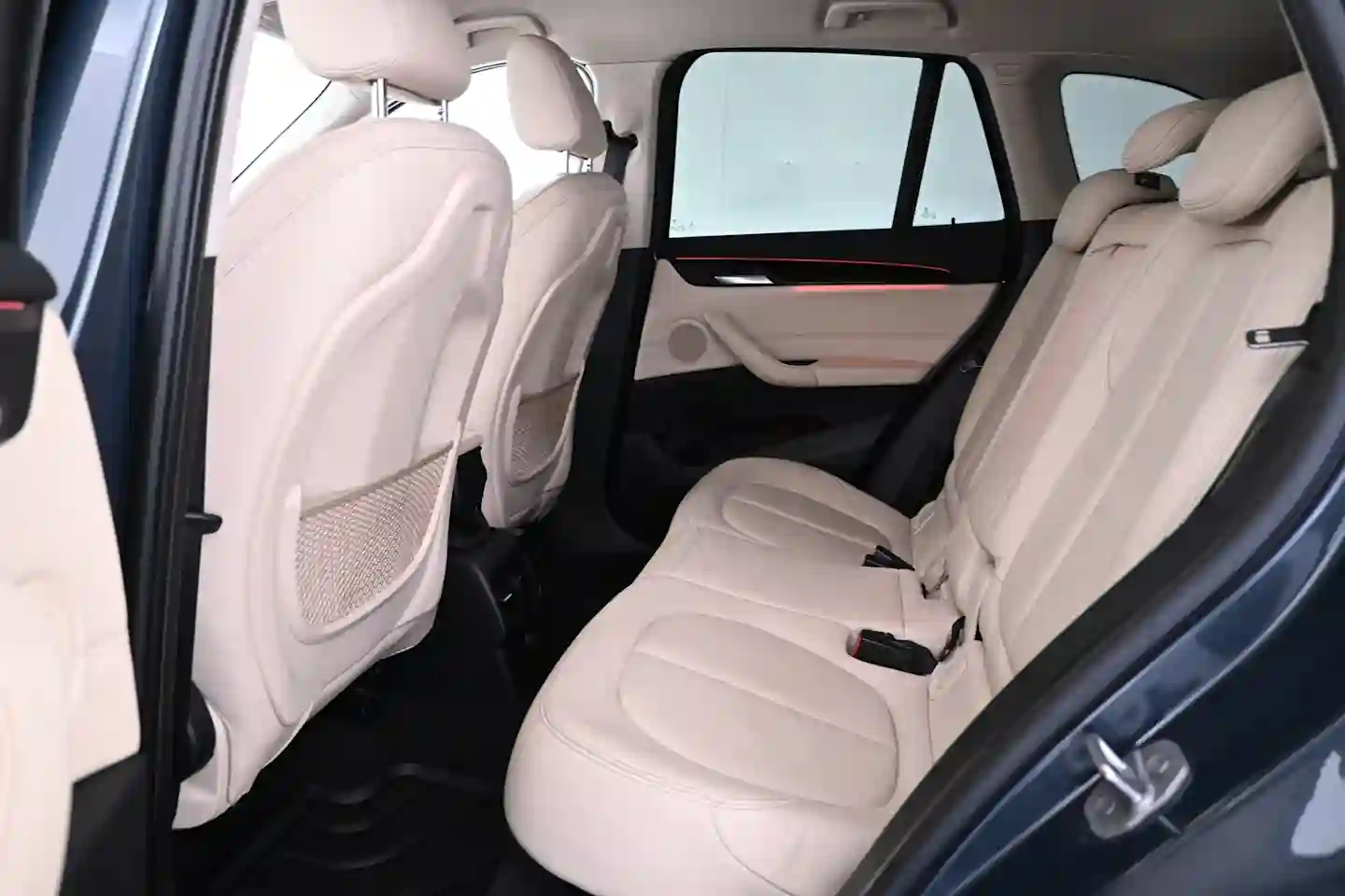 Car Image - JBetAz8KJNCX2crp0WowH