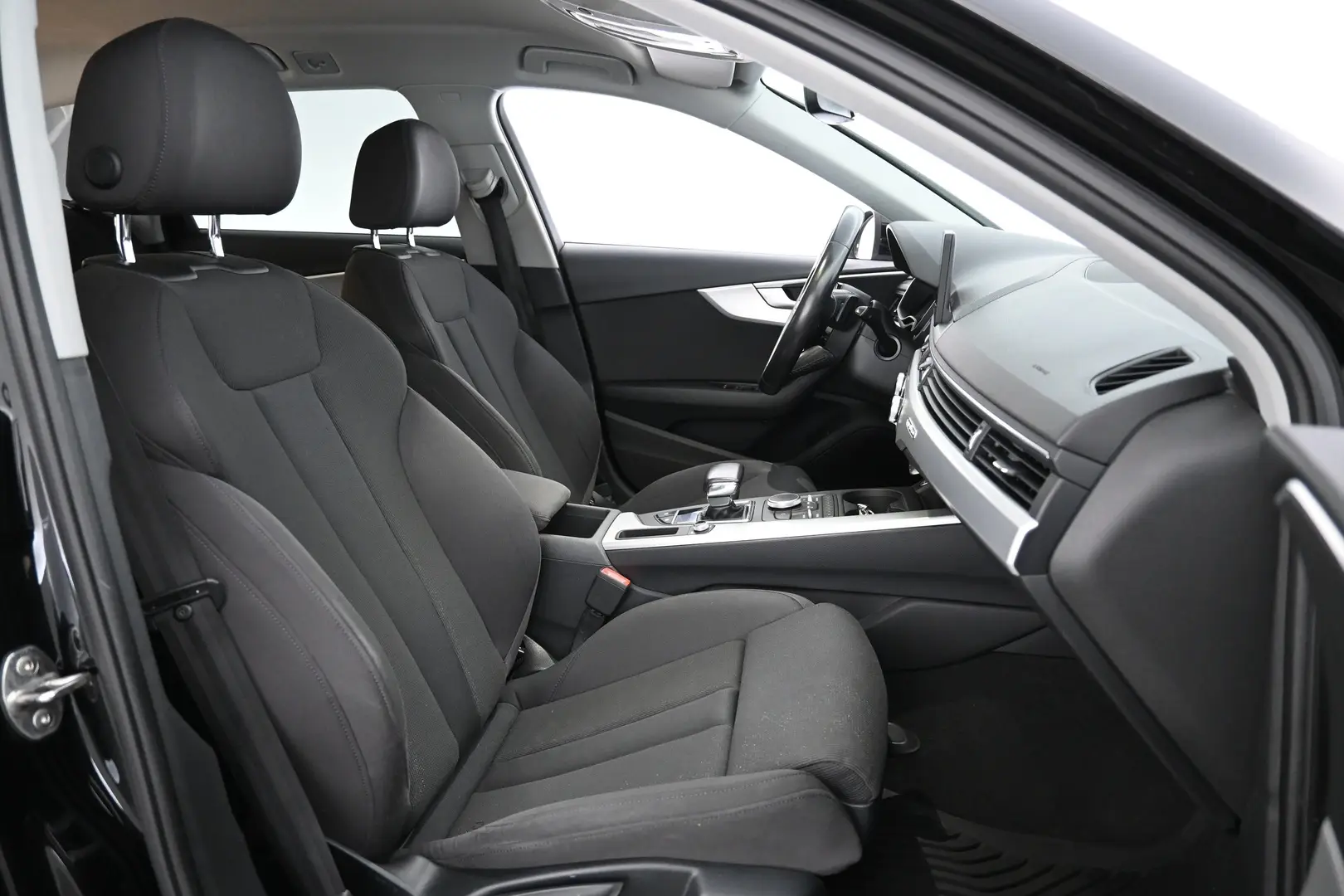 Car Image - 2AuZCckpBUn40JAX9RNe4K