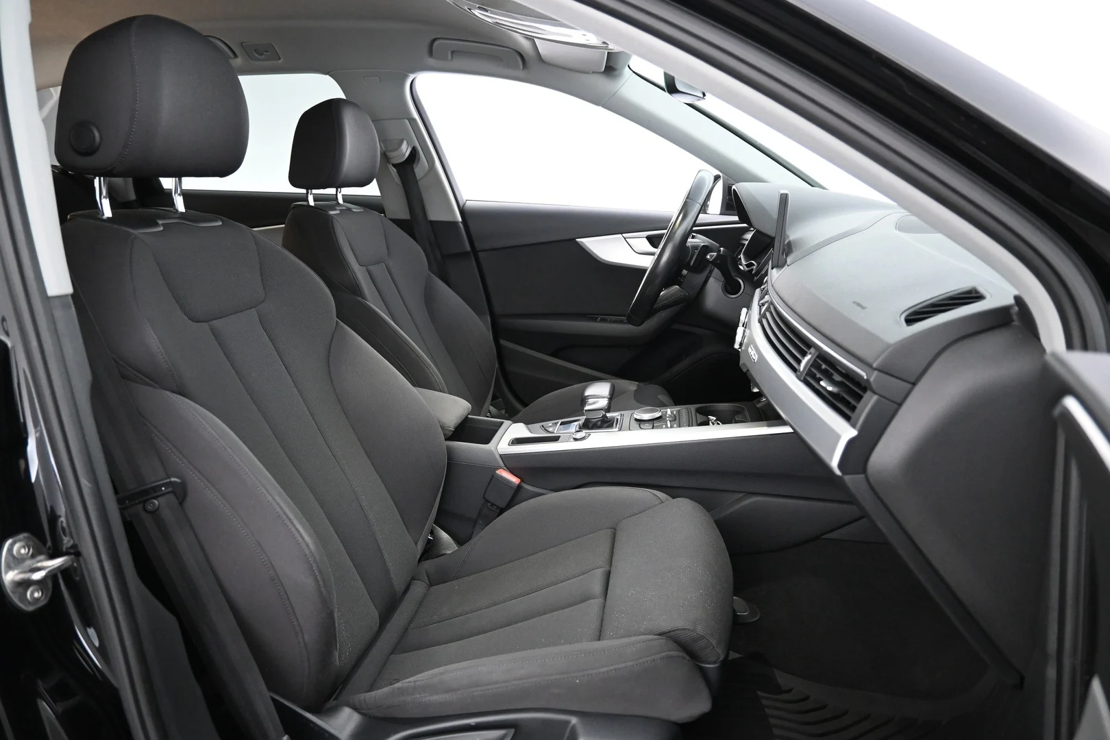 Car Image - 2AuZCckpBUn40JAX9RNe4K