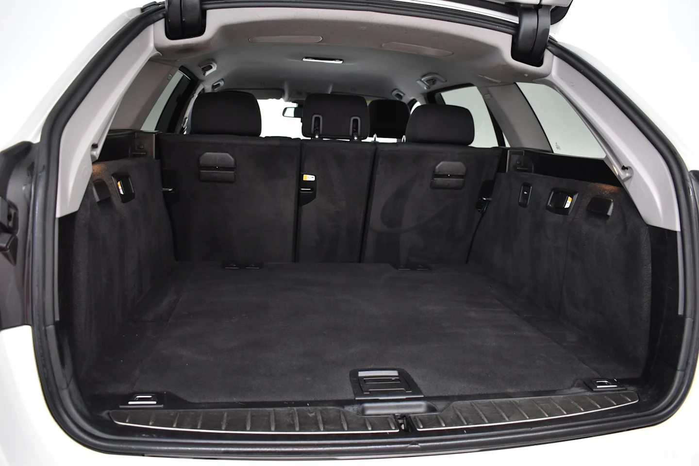 Car Image - 01n3Ufcpa87r0x8paqvRWY