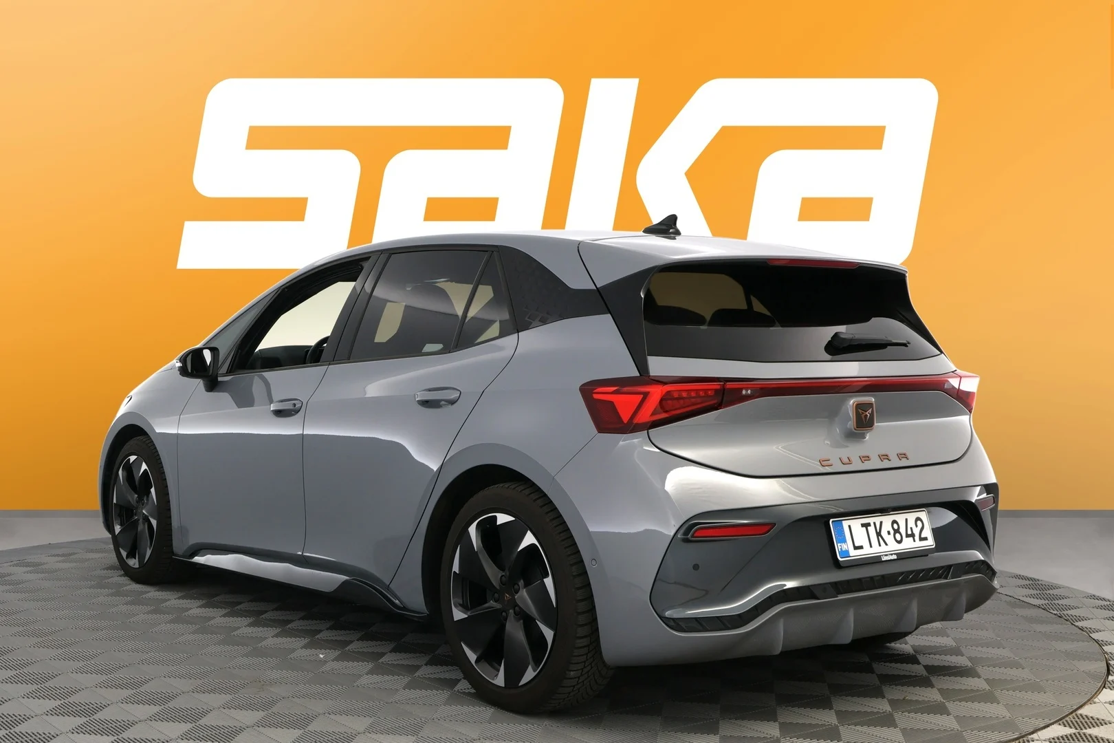 Car Image - 2RqFnVIiqQS1qx4tLwz20S