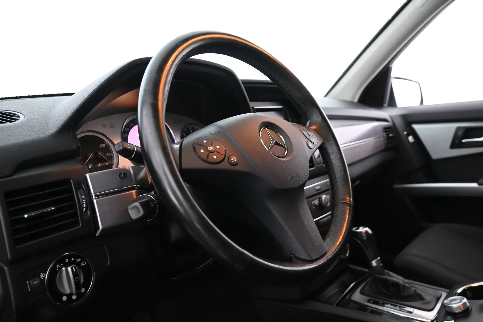 Car Image - 4qOzHF9xYOpYHP9cFv2Tqm