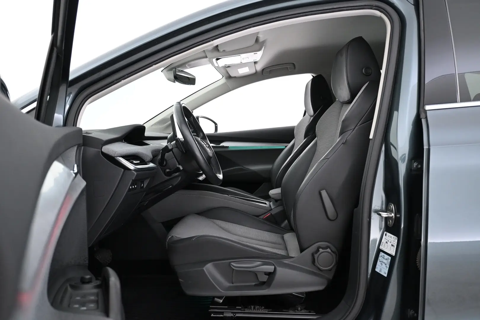 Car Image - 5uEqax3KqAD7QXfBWXO9ri