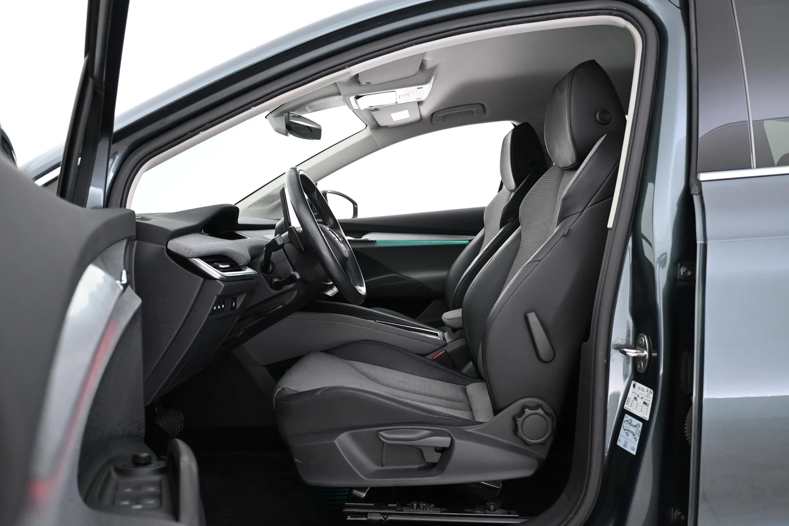 Car Image - 5uEqax3KqAD7QXfBWXO9ri