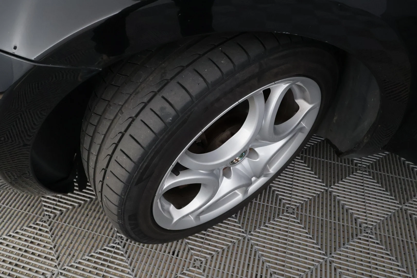 Car Image - 48kqMDcM0lTzXrXPMv5Nf2