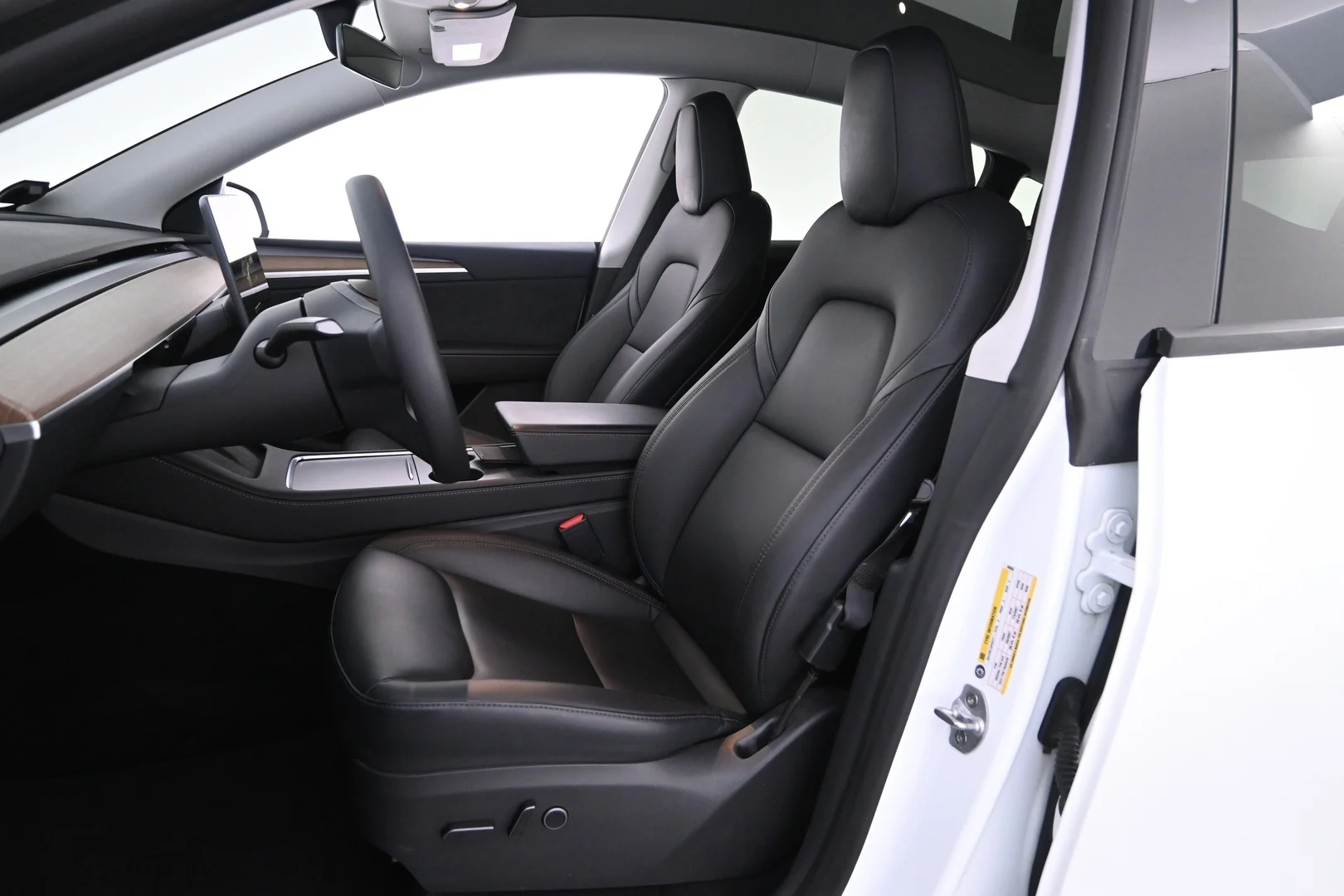 Car Image - 1NgVQUydX87jiTqcHfUGWY