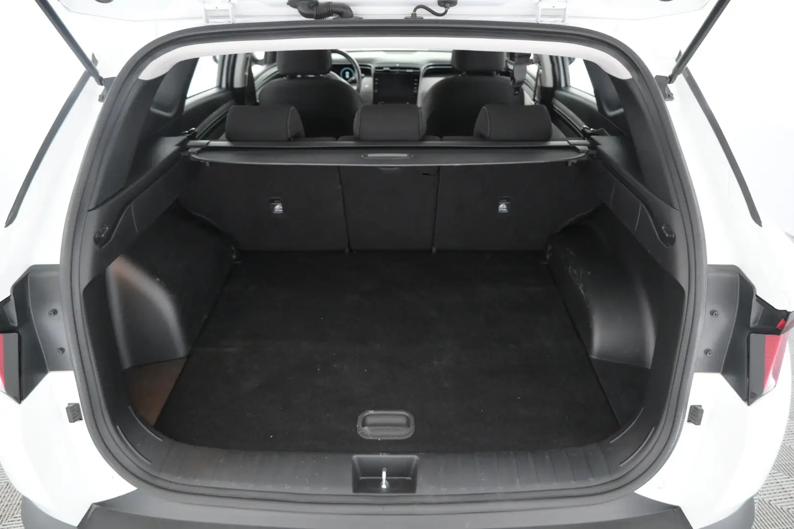 Car Image - 5dRqscMaiMNKVt7XYehngL