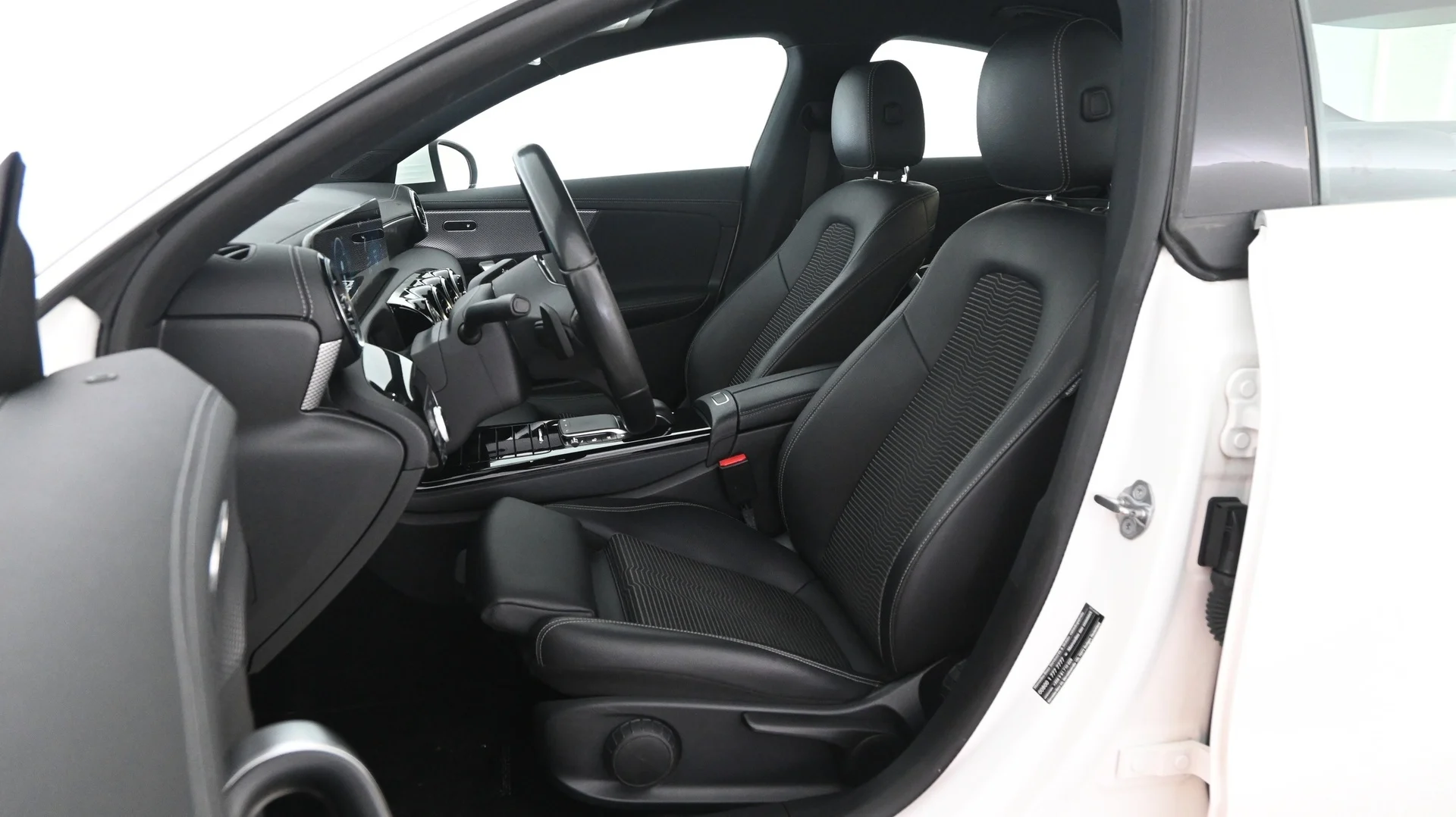 Car Image - 4JTV3YI5kSYMacs9GpaTDY