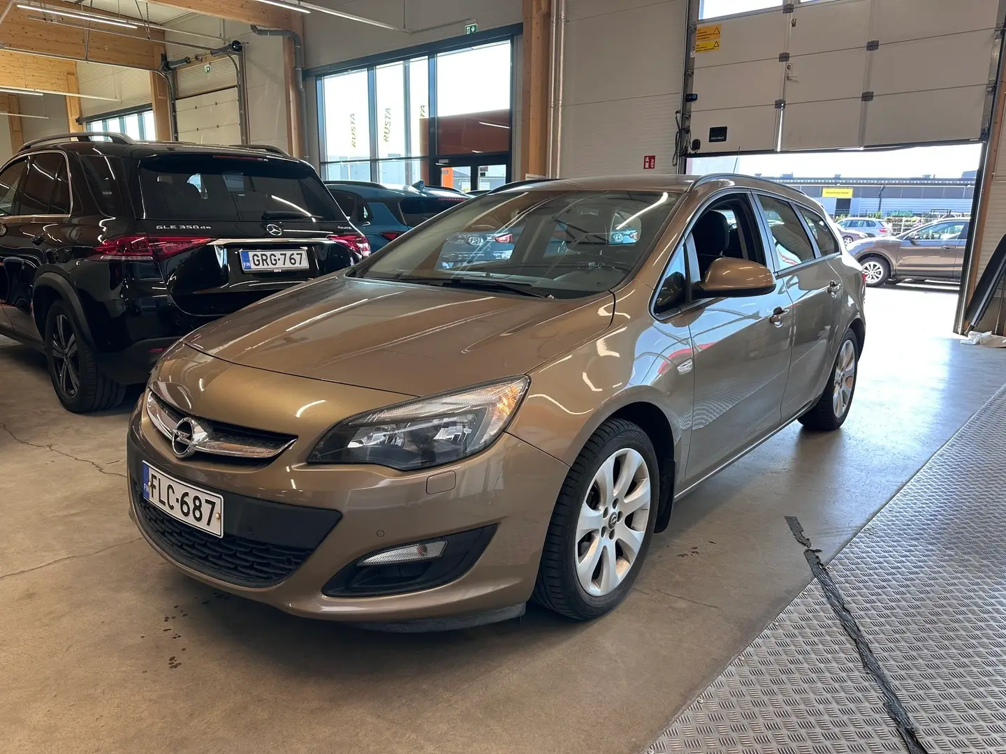 Car Image - pdlMMdBTnMcTrMSEQDpWy