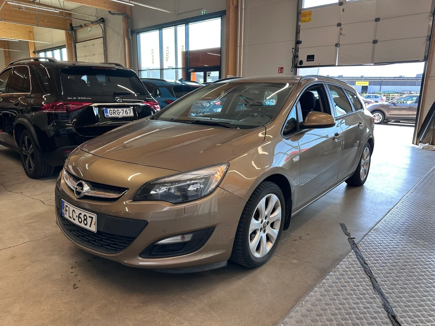 Car Image - pdlMMdBTnMcTrMSEQDpWy
