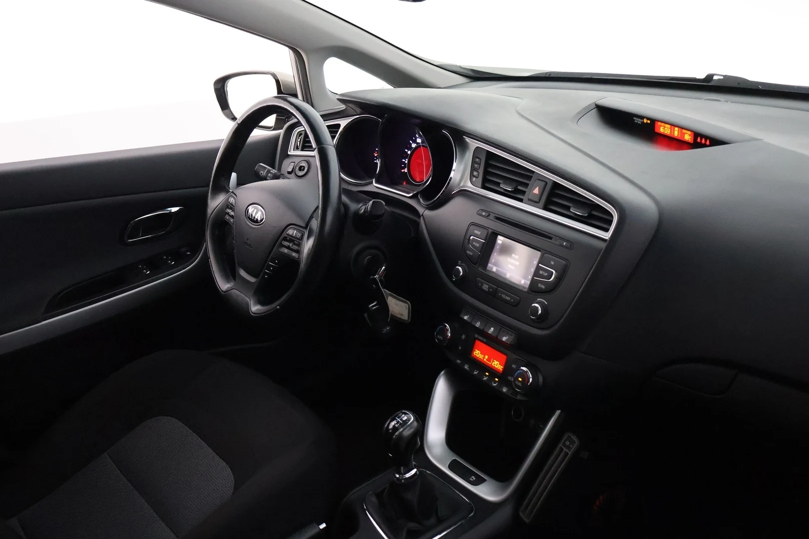 Car Image - AwDhMlsdk9SFzBPn3dLPM