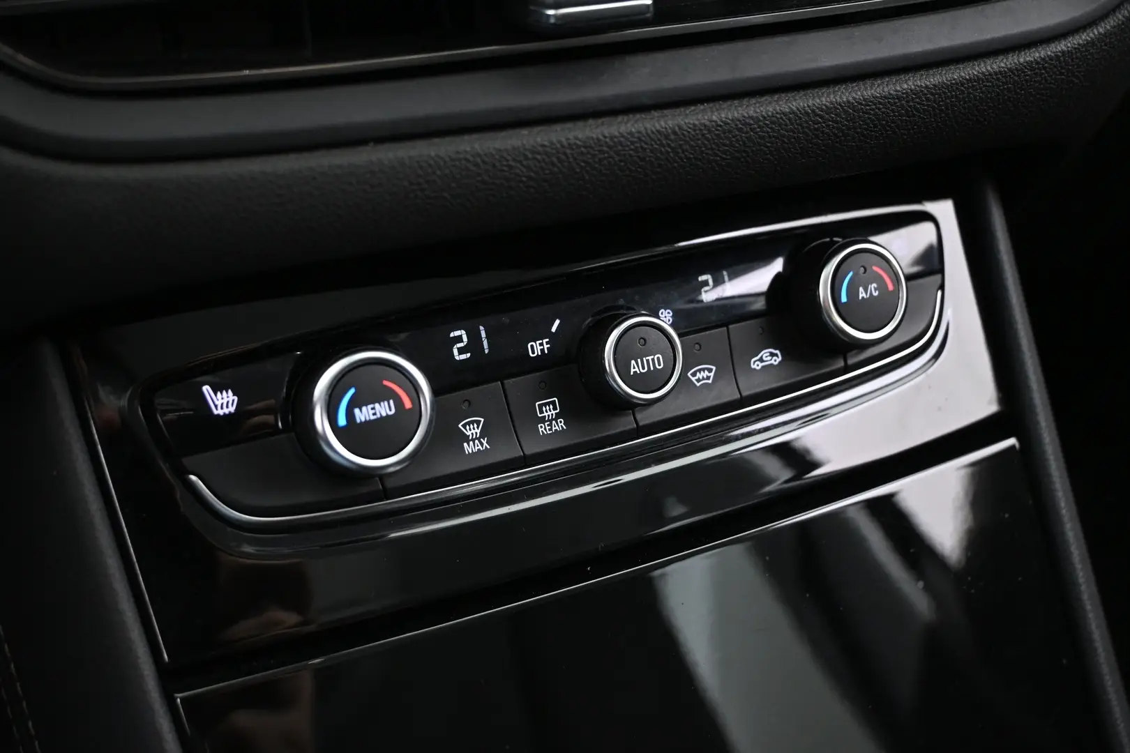 Car Image - 7pRjfkA7uoHeOJ2RVQLG4z