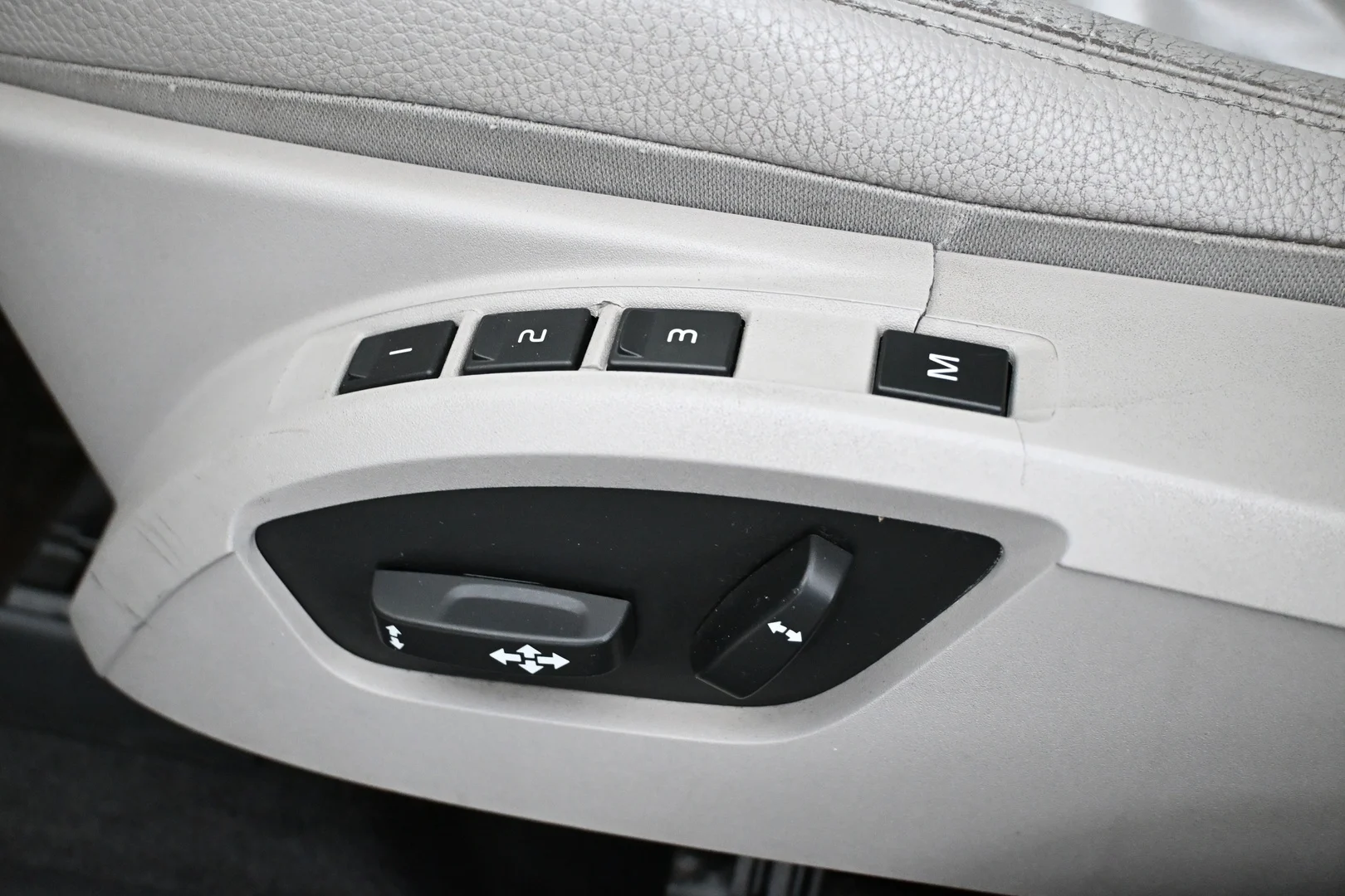 Car Image - 4XeBd3MZKvU4qCJoa7rbgr