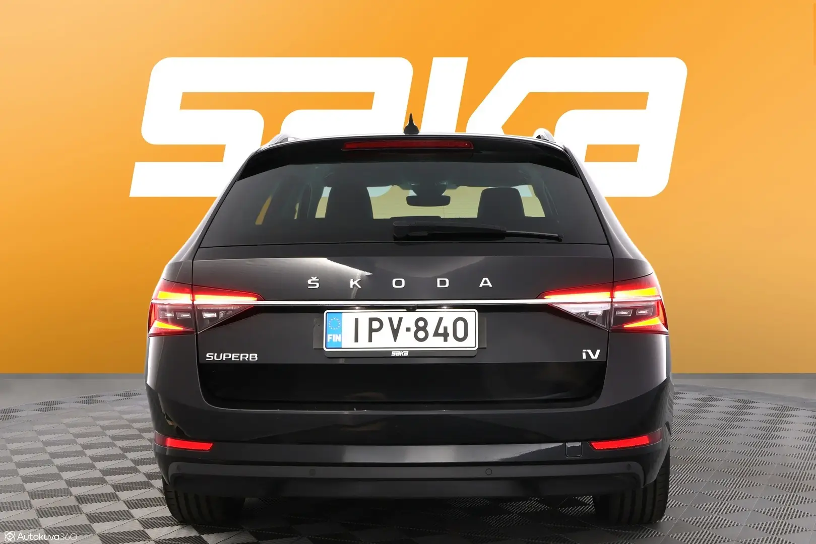 Car Image - zUvqFzreCXsyLiNV7CtkP