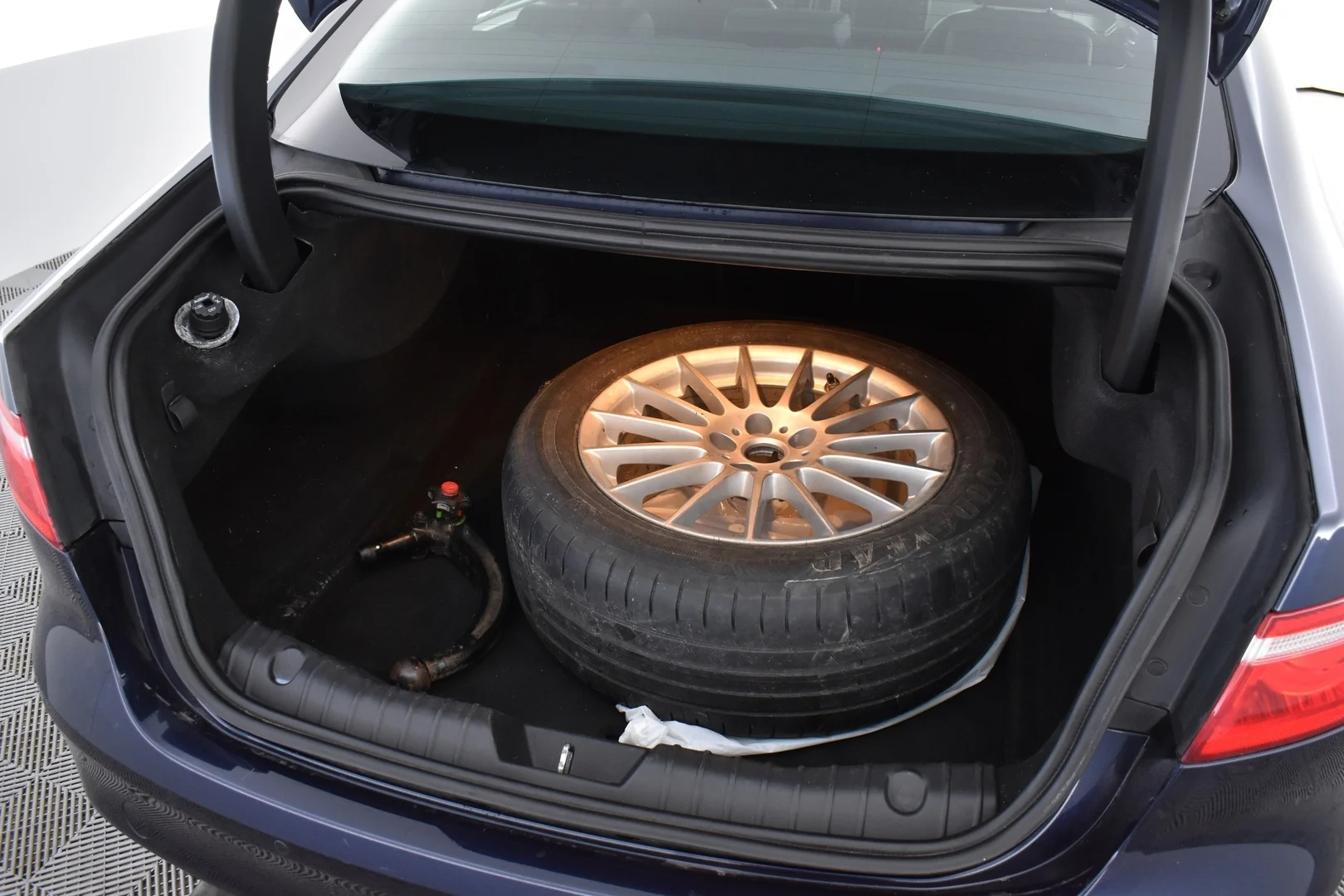 Car Image - 3a6rbsx4h9txQ0TbEV3xTG