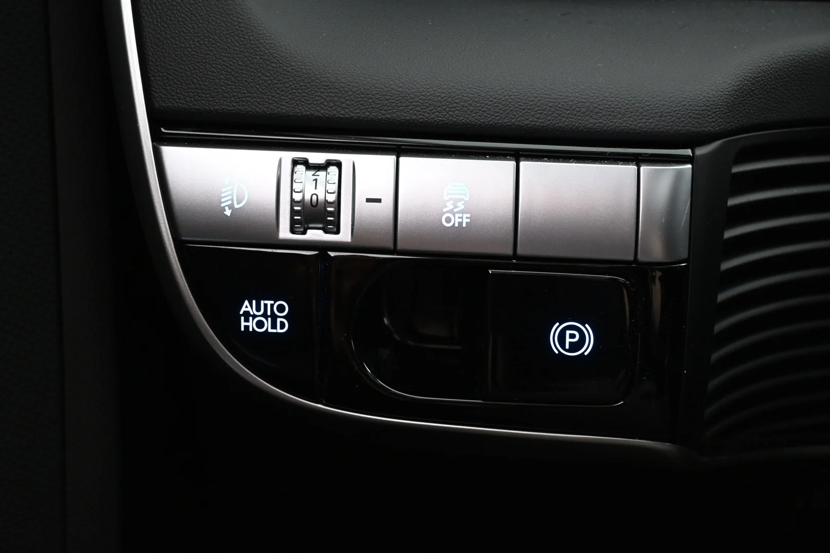 Car Image - 6hpYPLpdnuerkF36qmYX4w