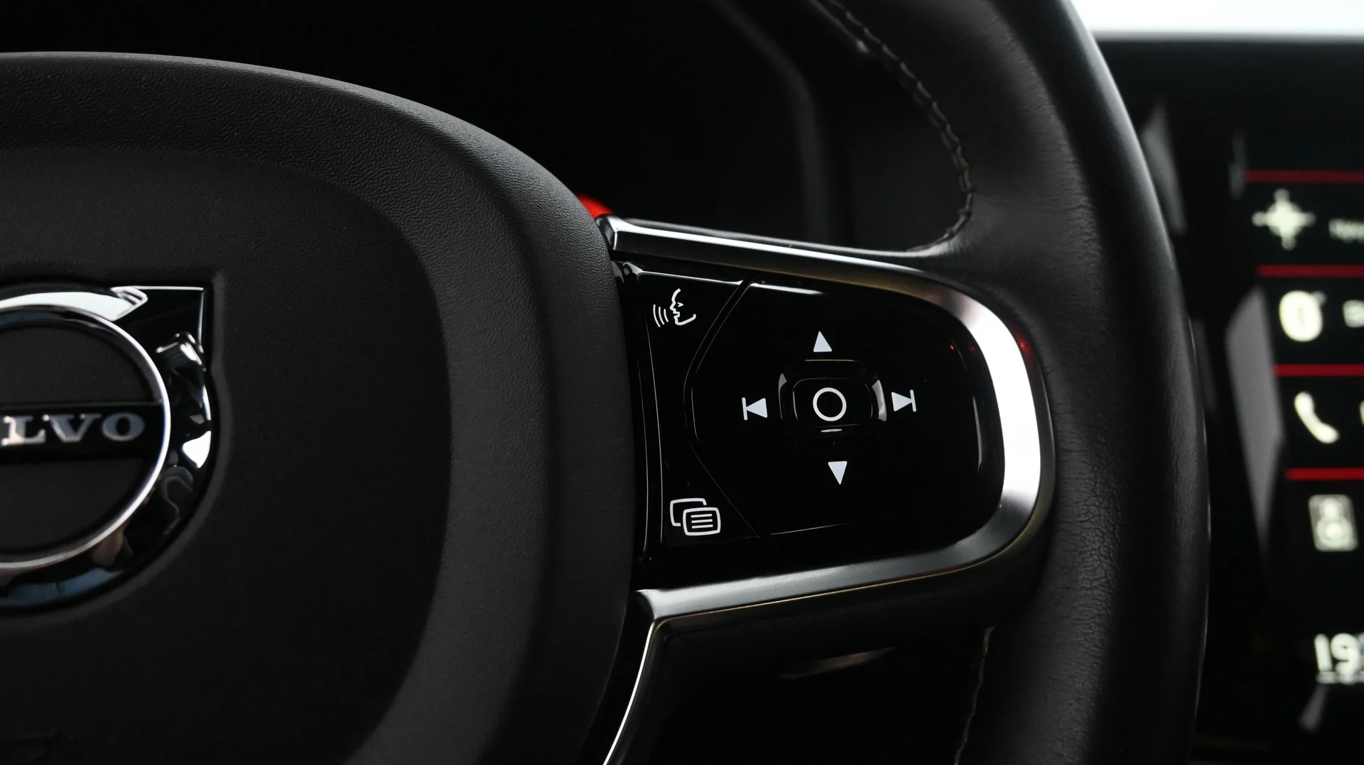 Car Image - 7uA1qSiMrZqz8cOSy1V6cZ