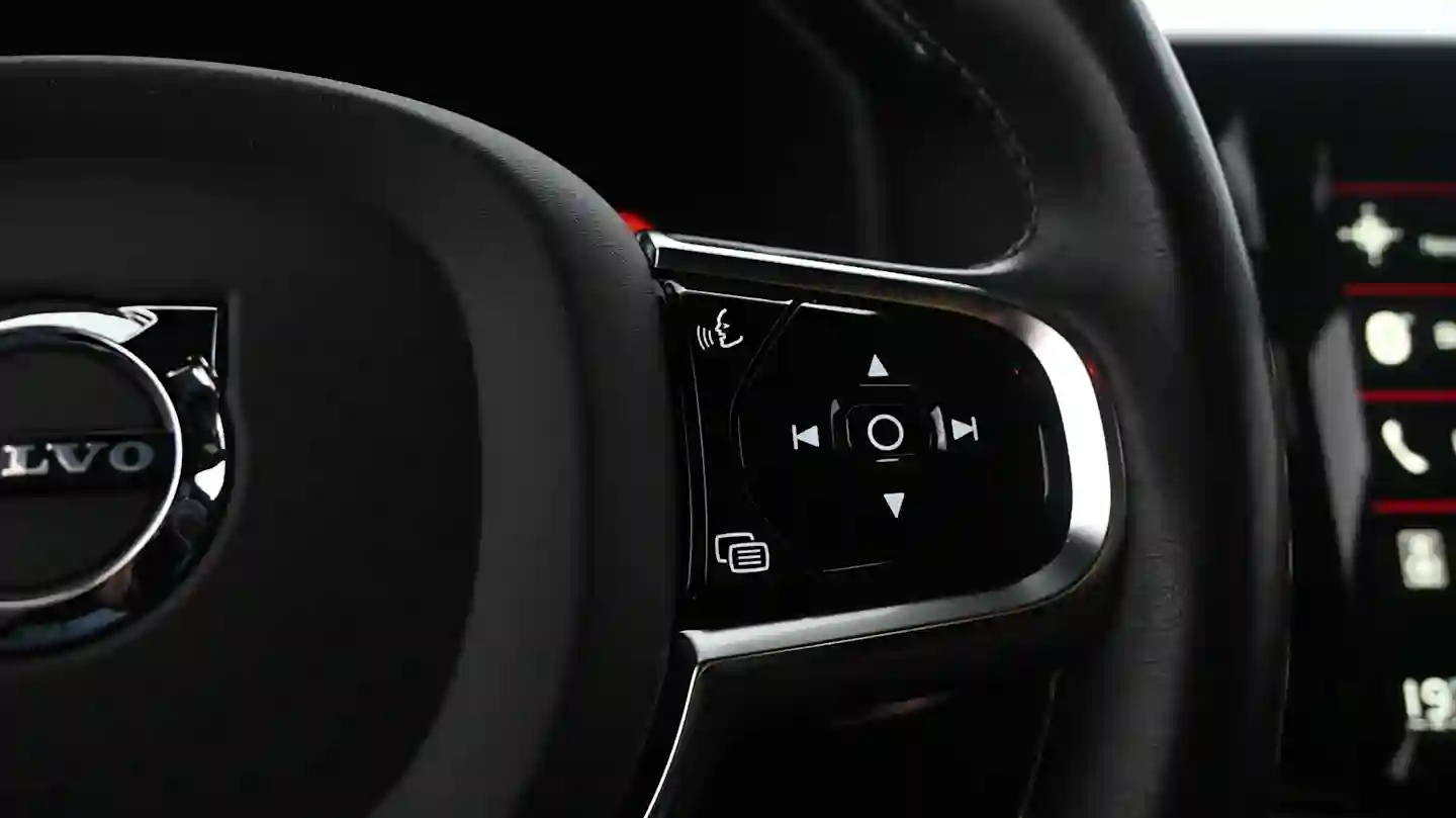 Car Image - 7uA1qSiMrZqz8cOSy1V6cZ