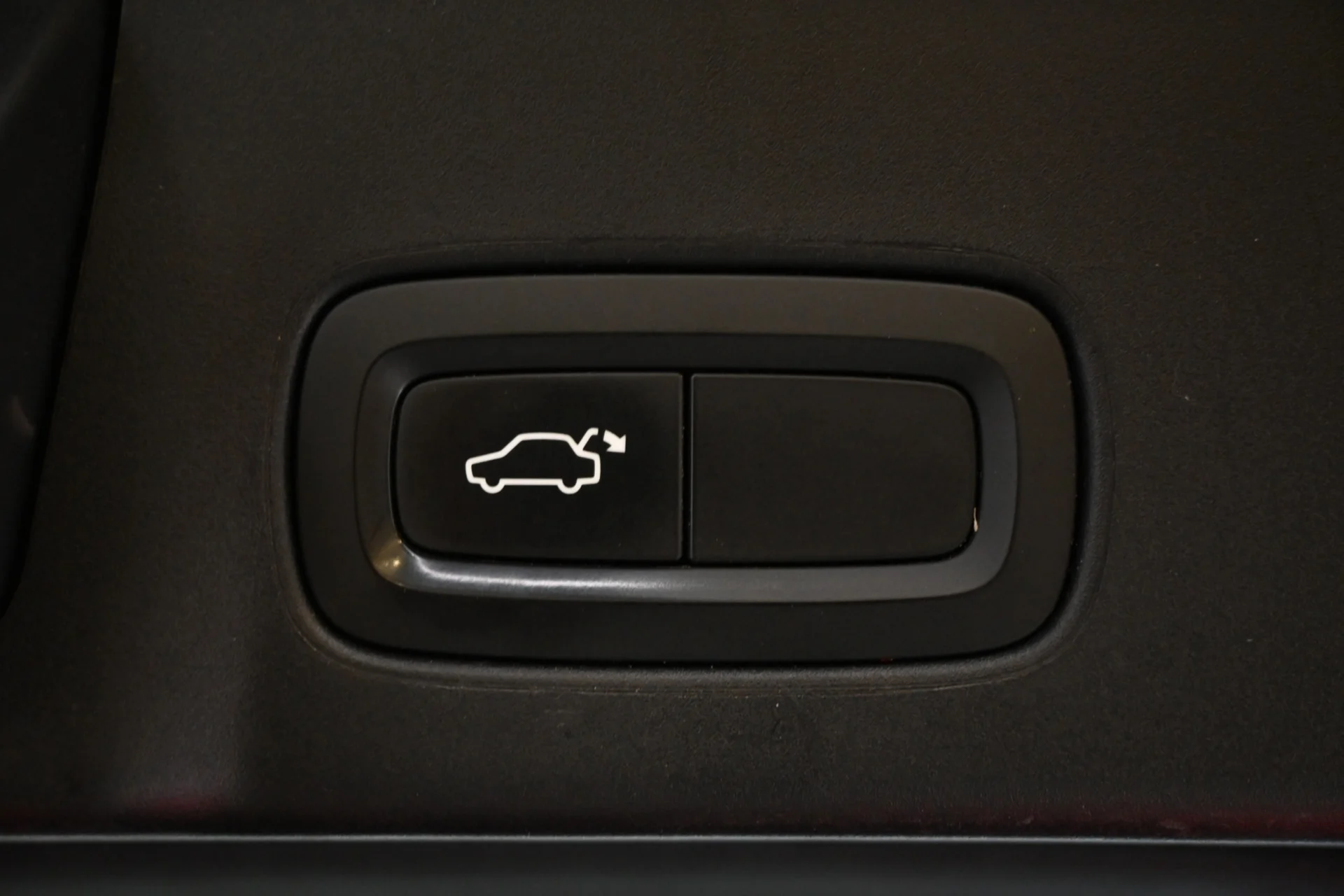 Car Image - 2h5C0H0yoW2ByiSO4k7Rfo