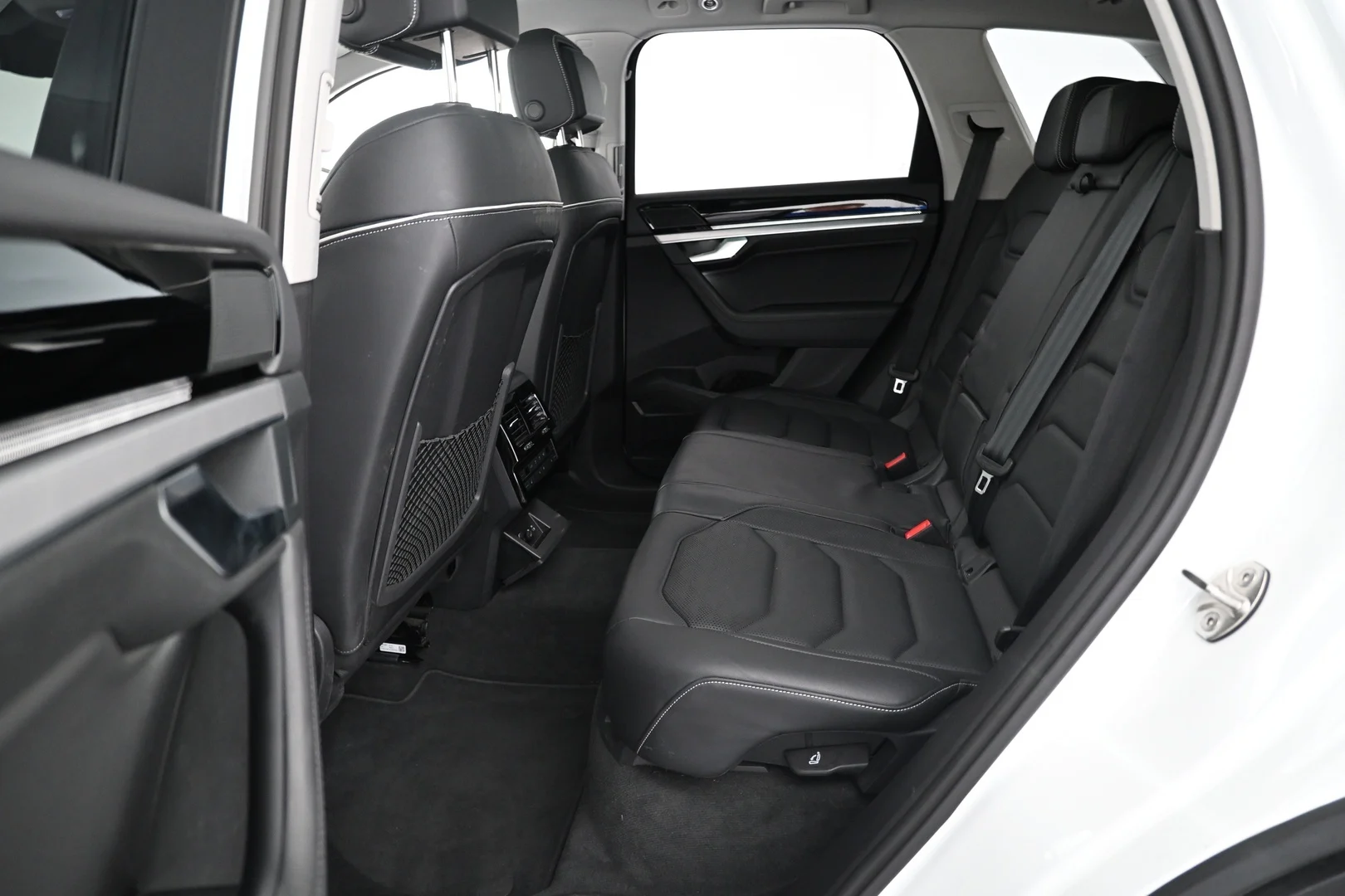 Car Image - 5IUb6rdutDkBEK2sGv5Fec