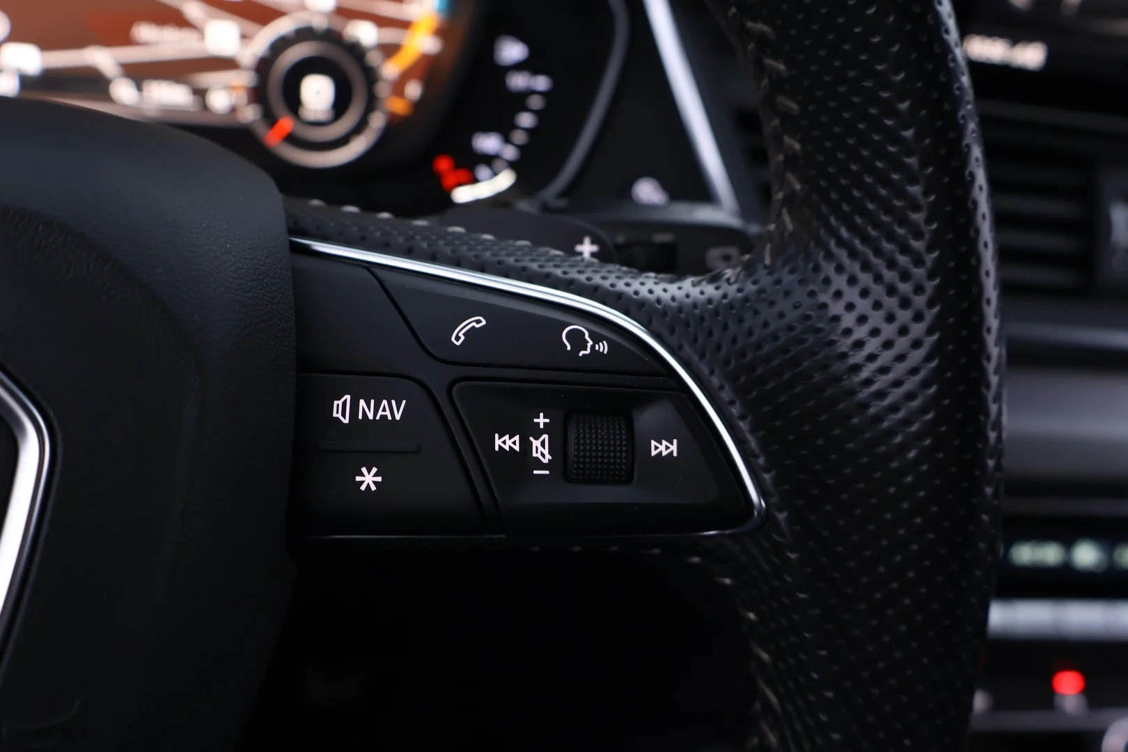 Car Image - QPQOl1zgHuGlxUTMaPwve