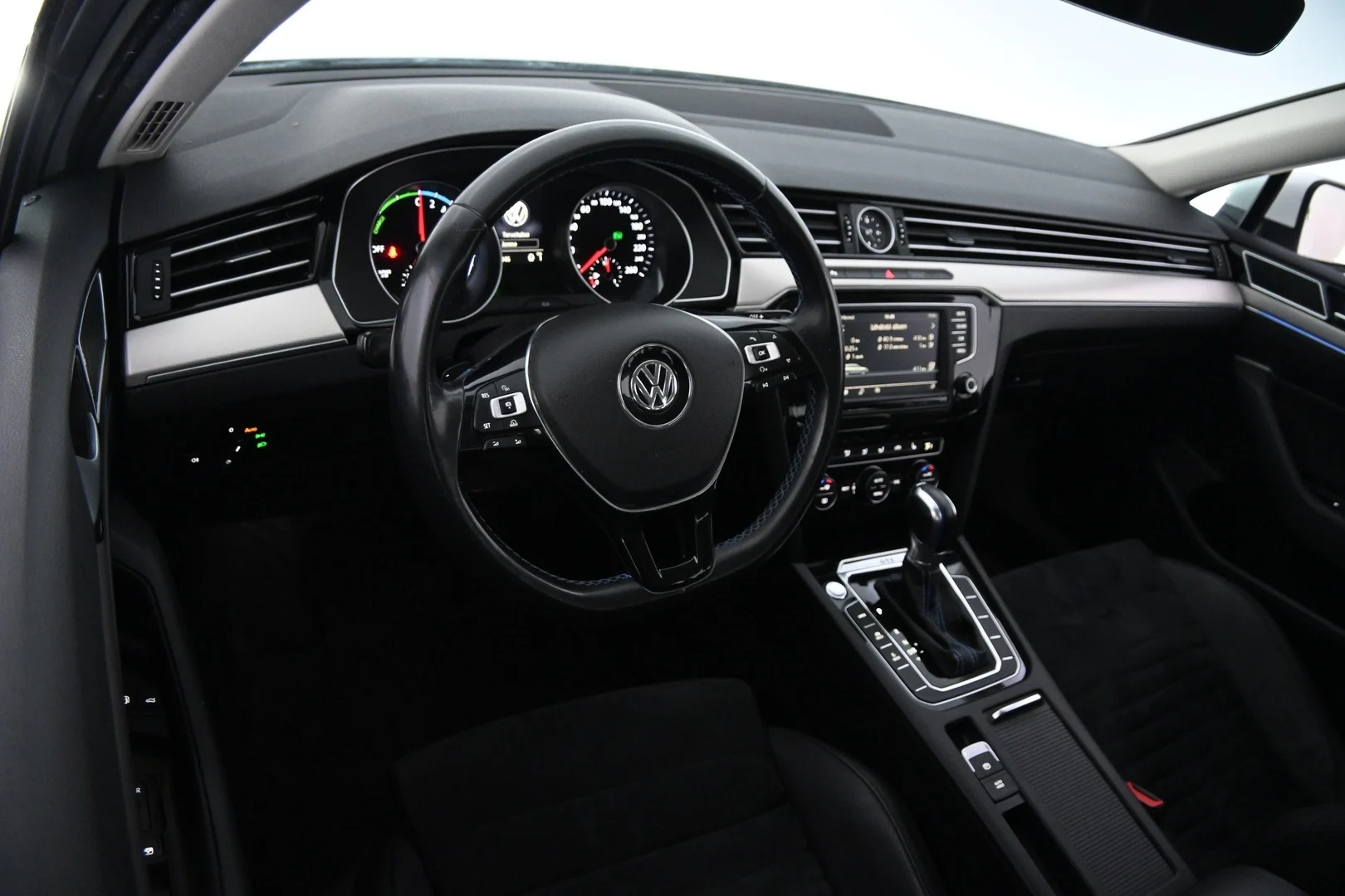 Car Image - 32MWWi9ZiD7MOLz5aEccve