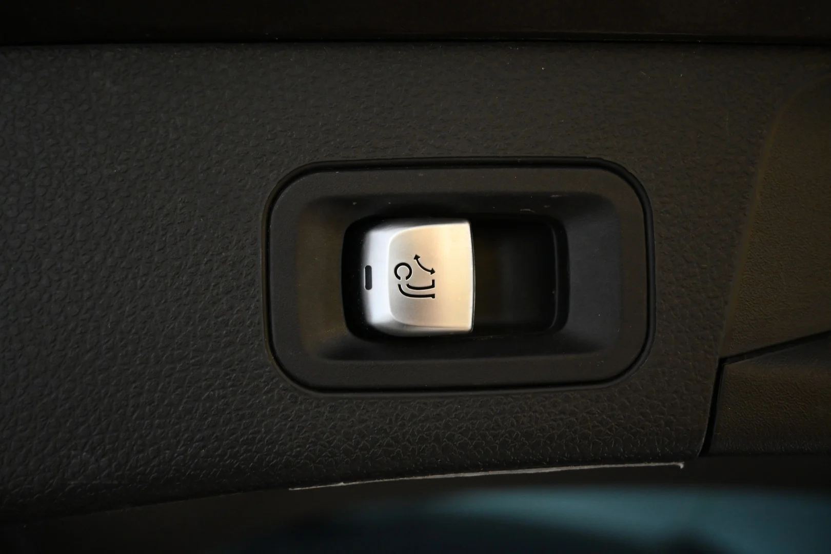 Car Image - 3aFC5xvNplkXSLxxISnTik