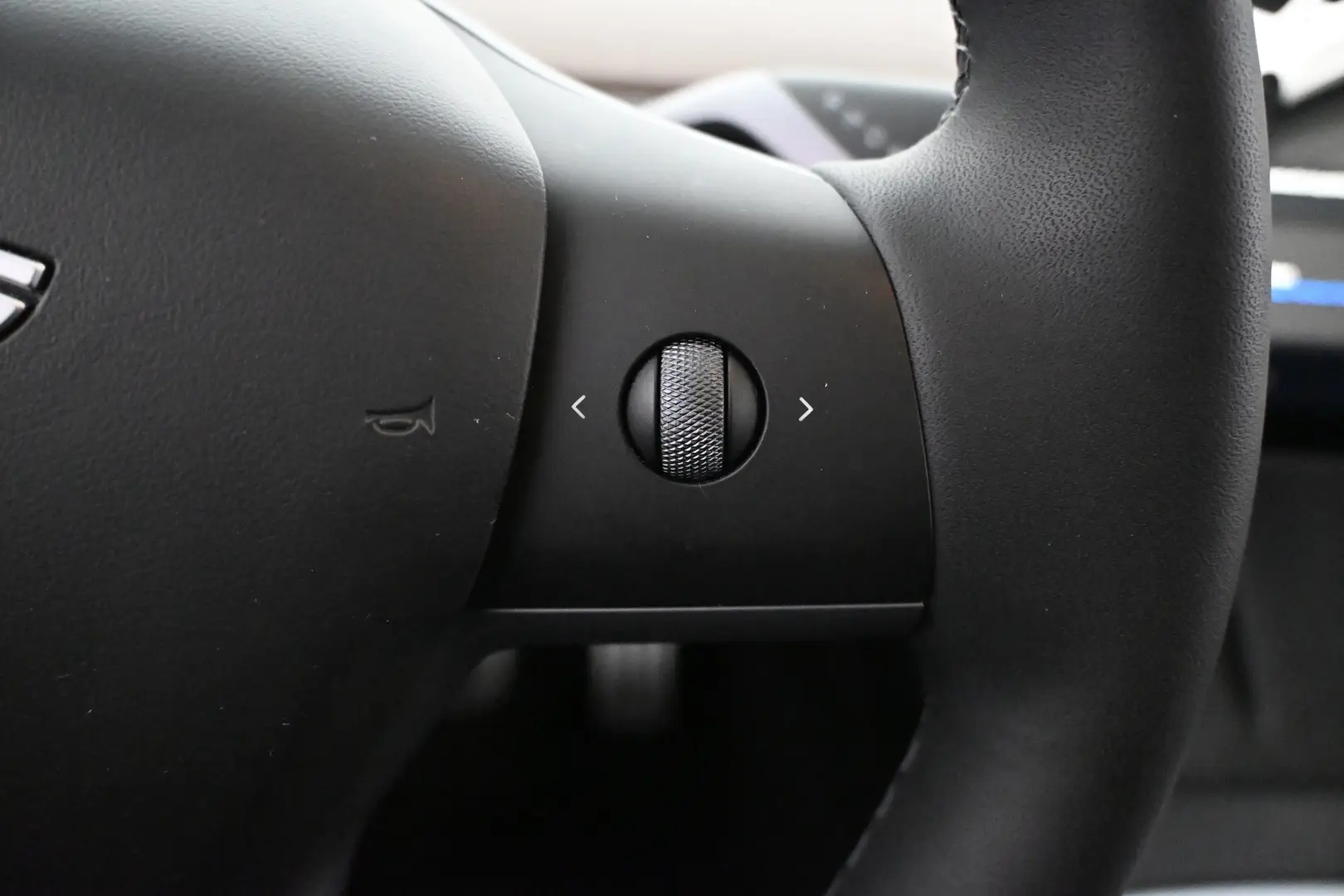 Car Image - sHXPdLYuaYltCO2jiETIz