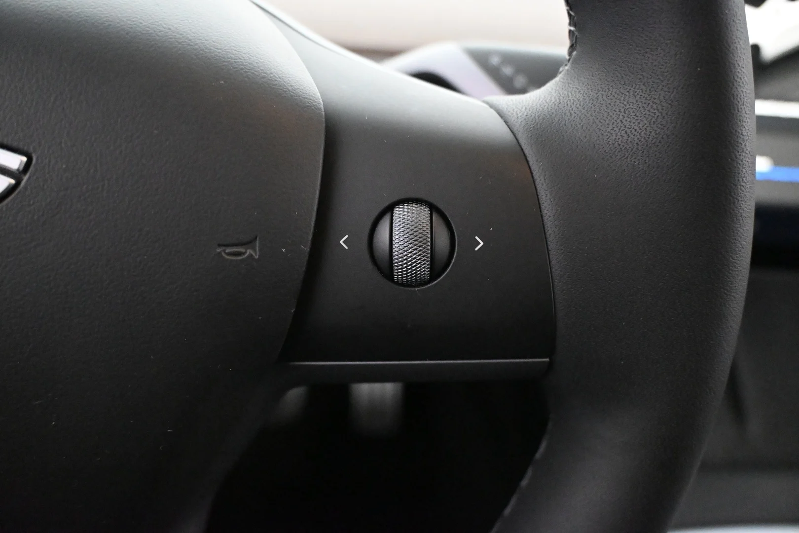 Car Image - sHXPdLYuaYltCO2jiETIz