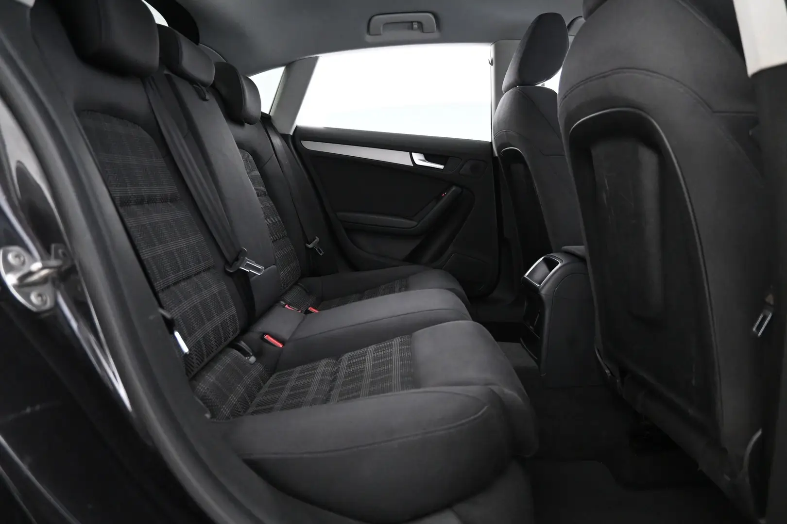 Car Image - 1hXA4cNAOvPBxFGbUrypgL