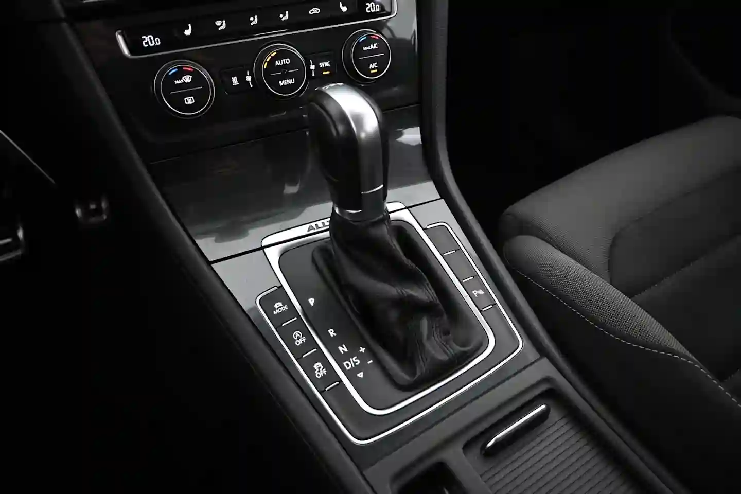 Car Image - 25F1wcQERt45FVvintyCaU