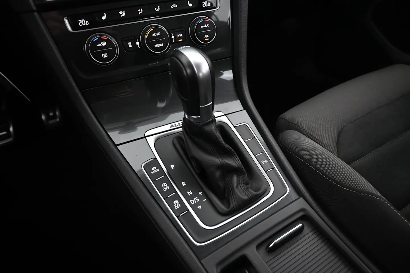 Car Image - 25F1wcQERt45FVvintyCaU