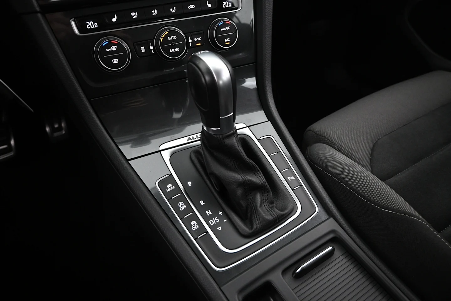 Car Image - 25F1wcQERt45FVvintyCaU