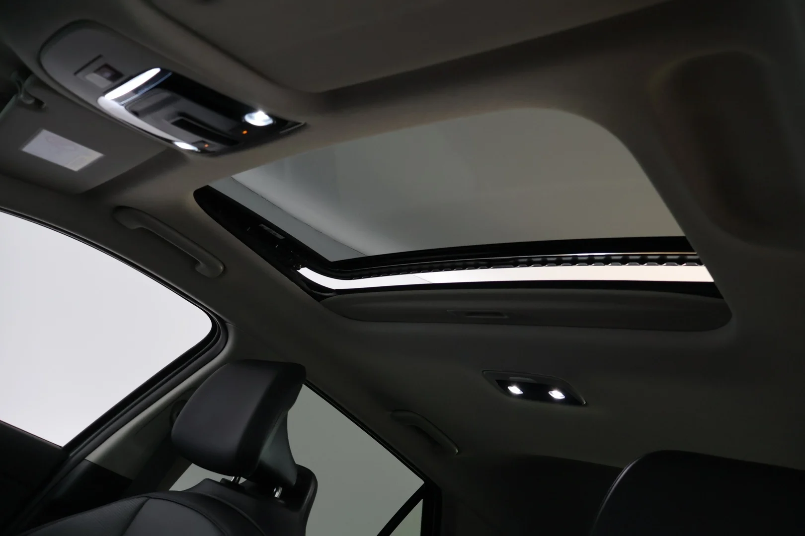 Car Image - 1FElEDInouPs9t7ywfjD1I