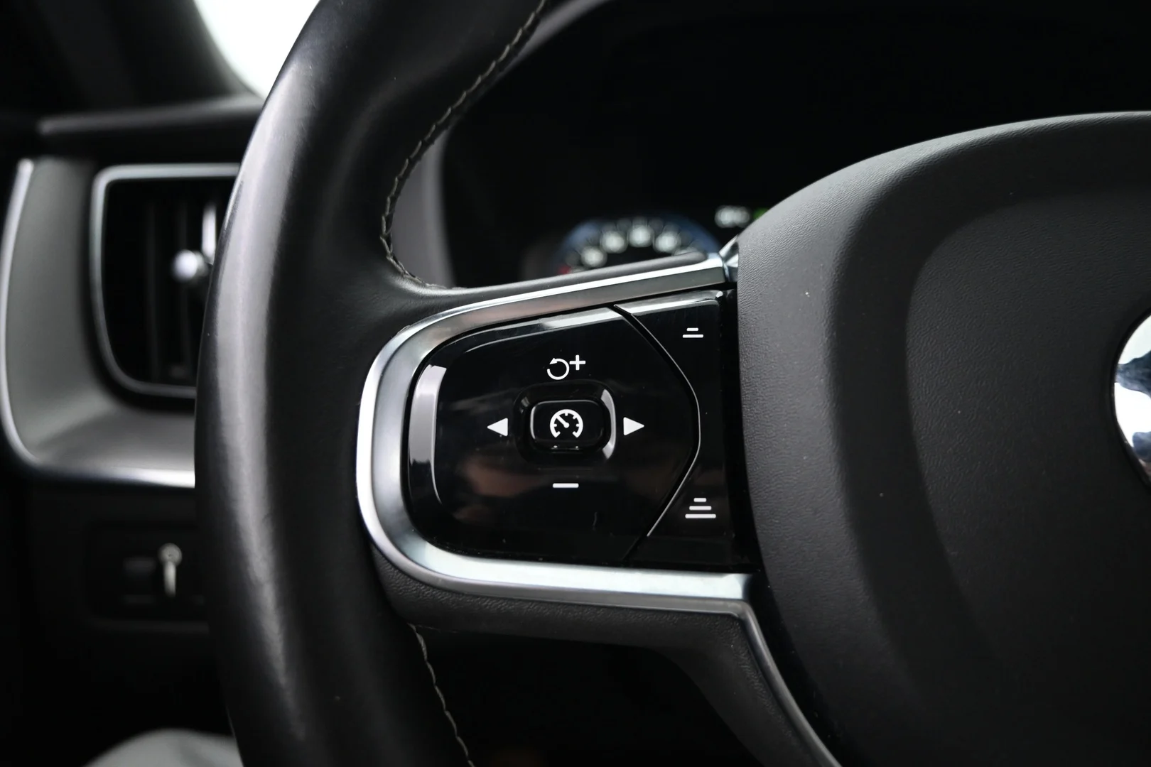 Car Image - 4tec2lJT3RM8OAqE5lUYWH