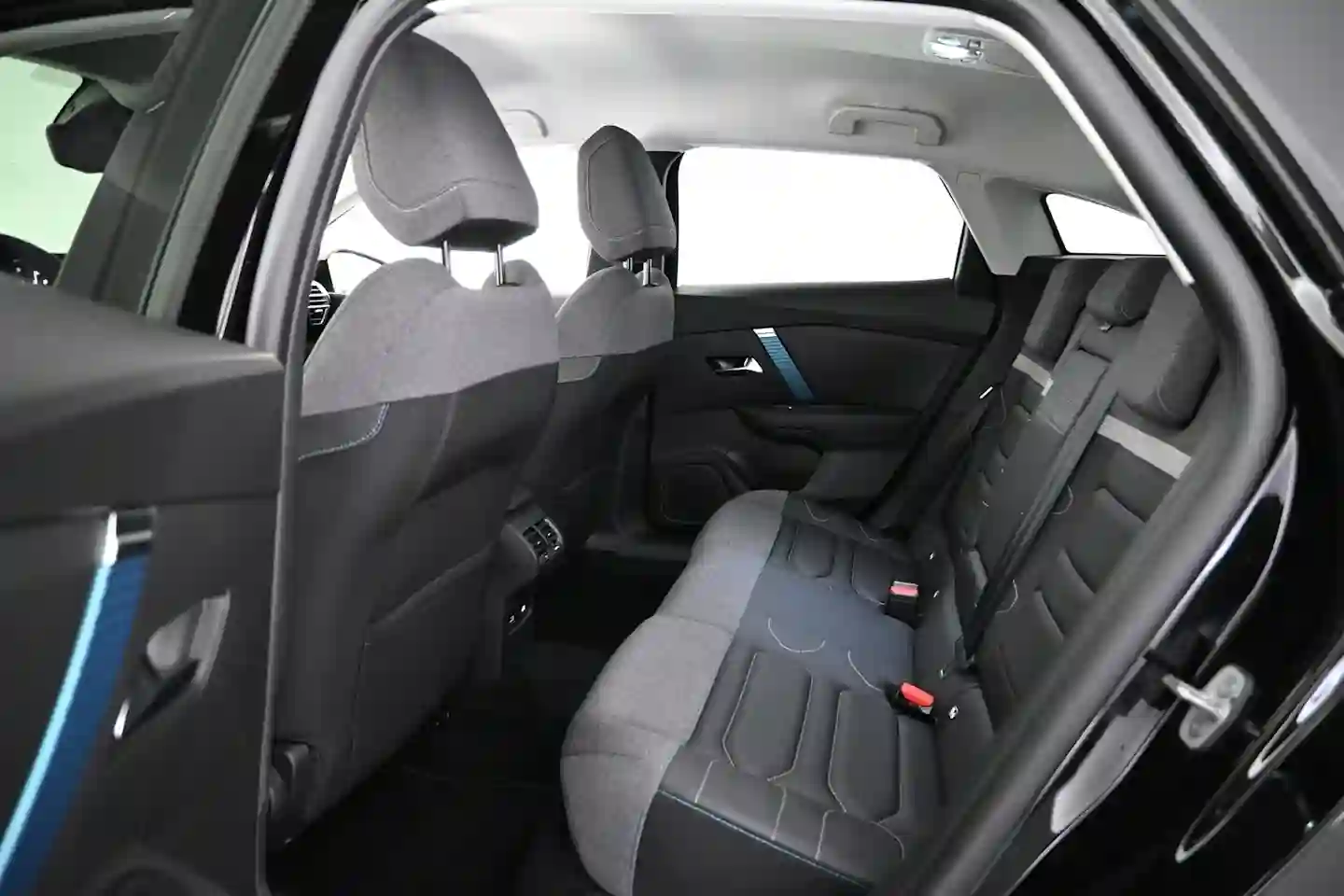 Car Image - 7hH6Ez7rGWi1pfMC3kqoel