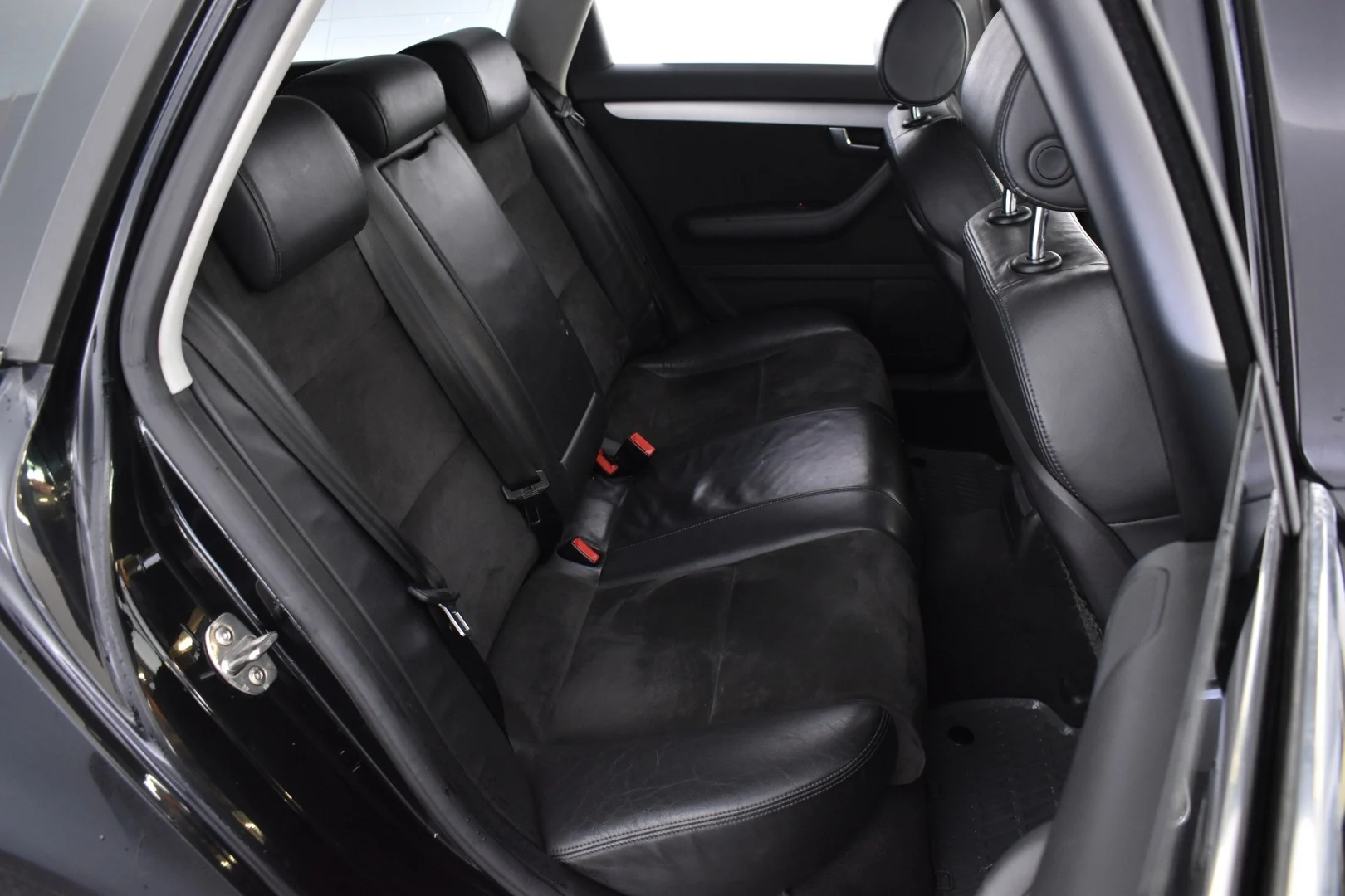 Car Image - 3h4HWB4dx18SB8akvka6FF